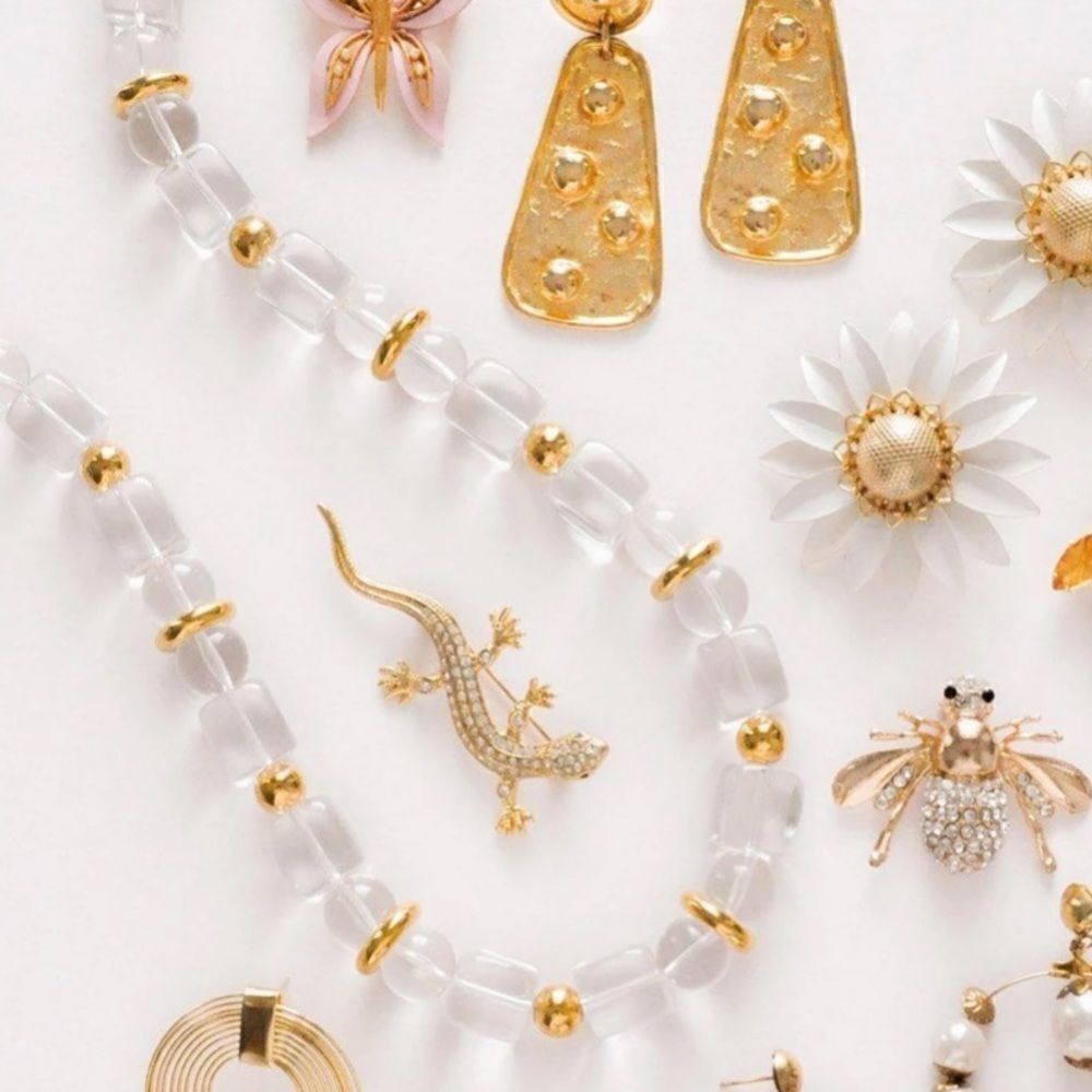 80s Vintage Trifari Lucite Beaded Necklace - Picture 5 of 5